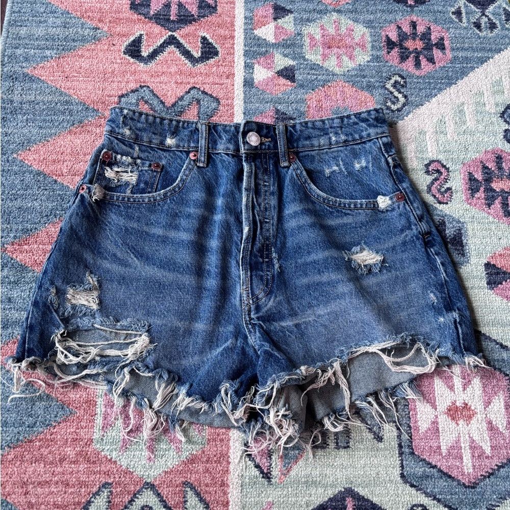Zara High waist Distressed Denim Women's Shorts sz 6/28